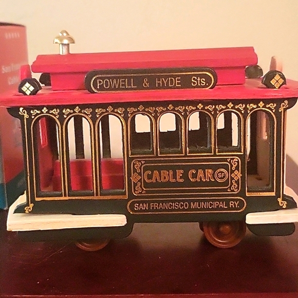 SAN FRANCISCO CABLE CAR WOOD MODEL WITH ORIGINAL BOX - Picture 4 of 9